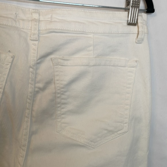 Free people white cropped jeans stretchy size 29r distressed bottom - Picture 6 of 7